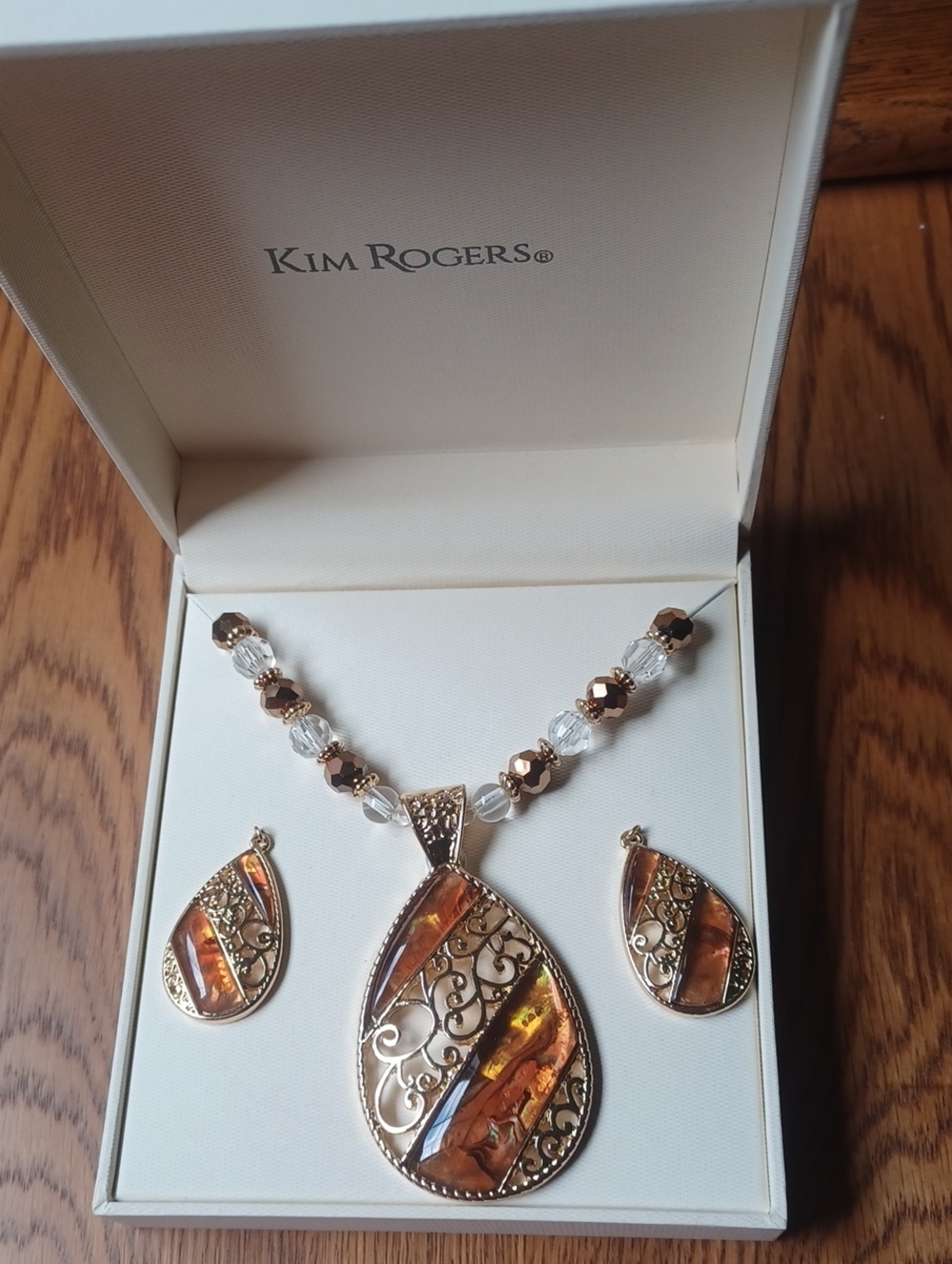 NEW Earrings & Necklace Set